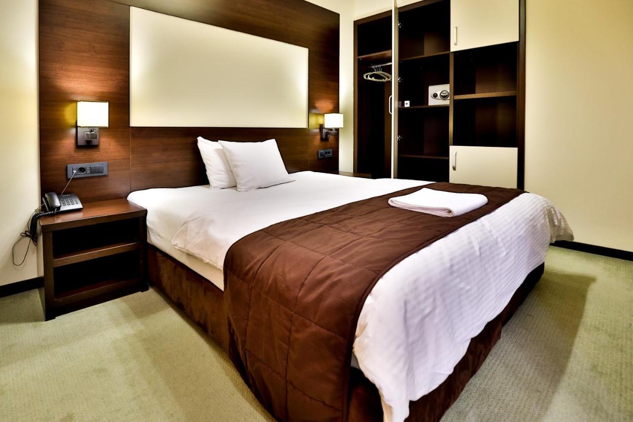 Boutique Hotel Golden Star Tuzla Esterno foto