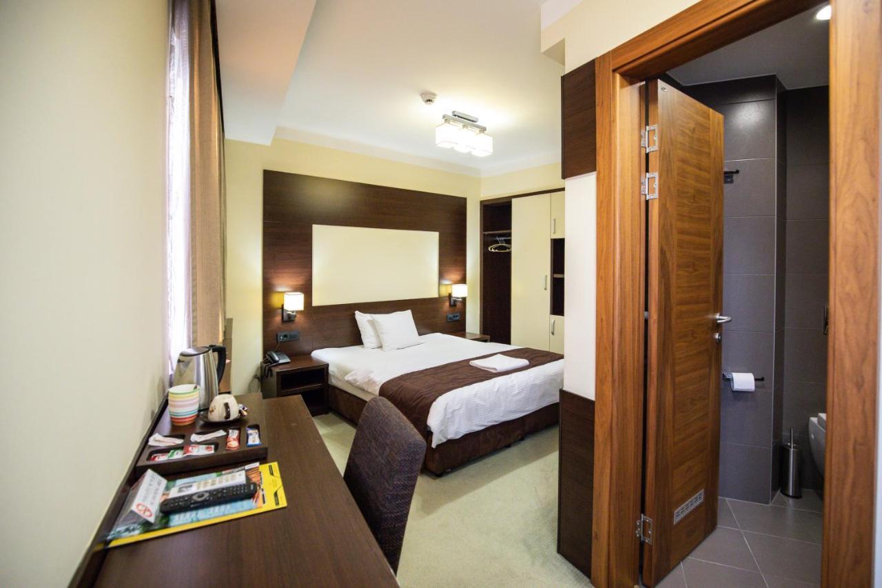 Boutique Hotel Golden Star Tuzla Esterno foto