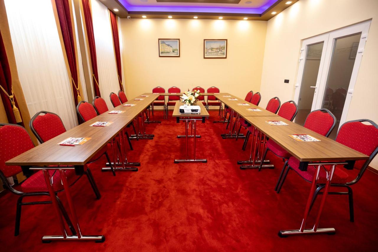 Boutique Hotel Golden Star Tuzla Esterno foto