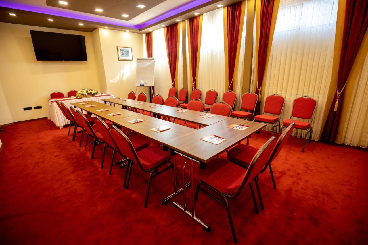 Boutique Hotel Golden Star Tuzla Esterno foto