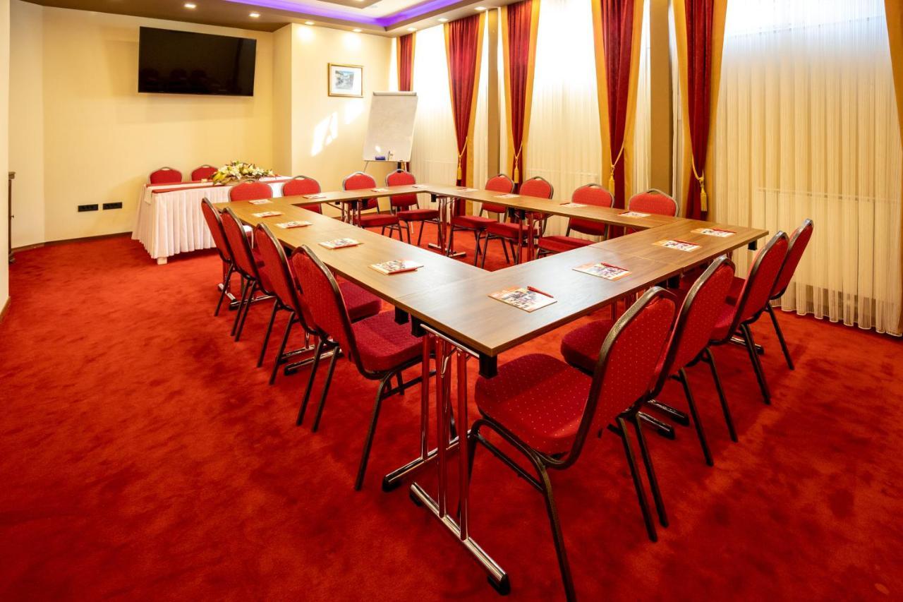 Boutique Hotel Golden Star Tuzla Esterno foto