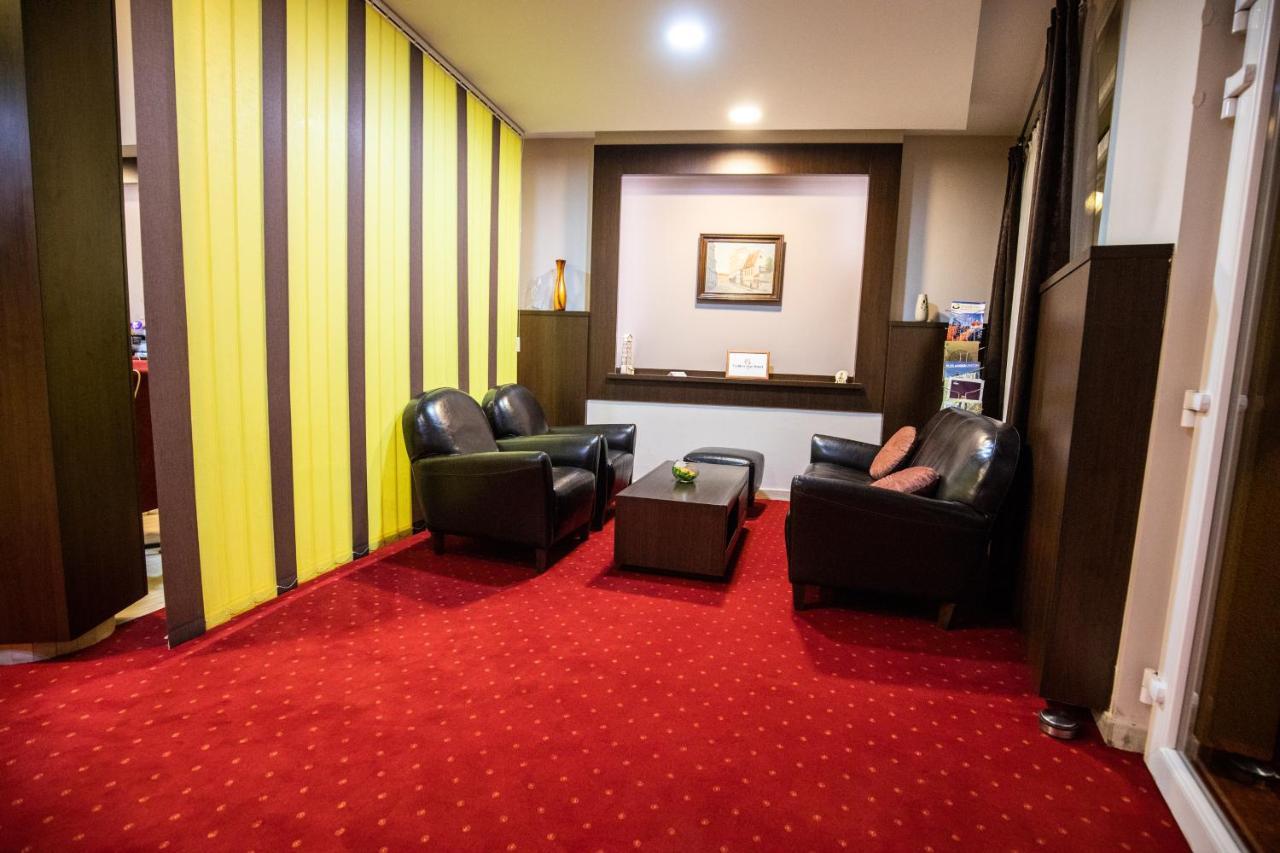Boutique Hotel Golden Star Tuzla Esterno foto