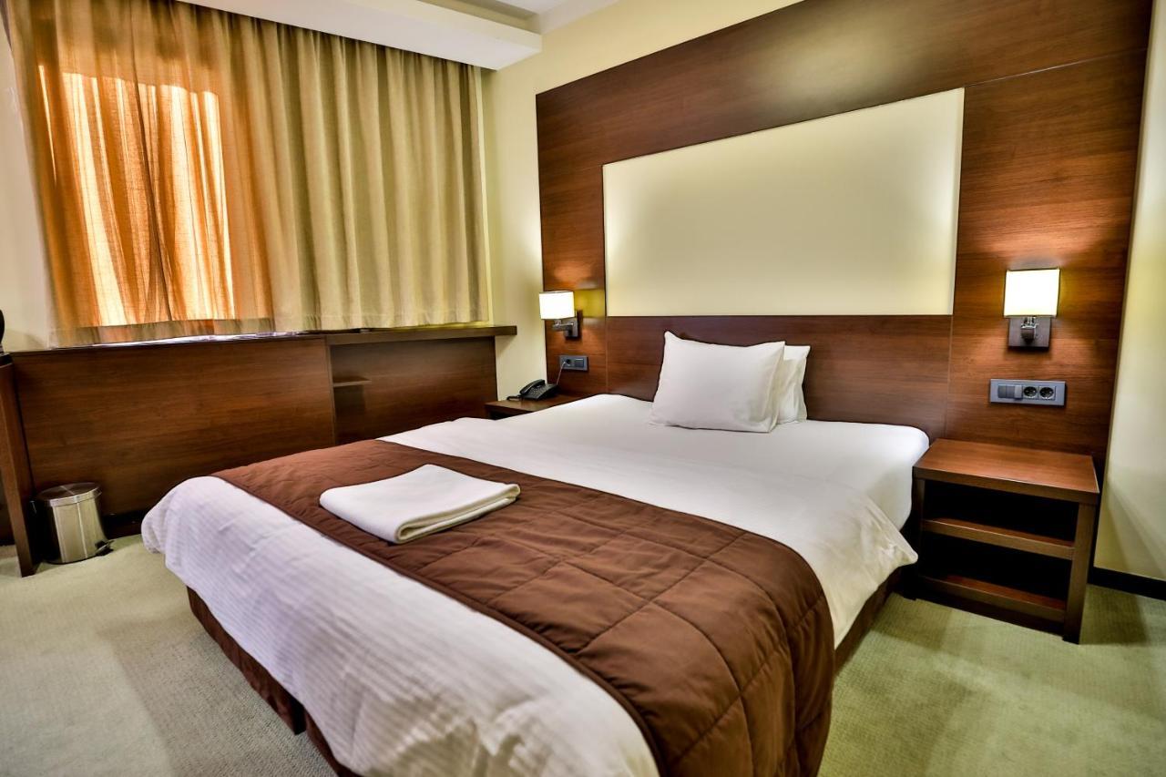 Boutique Hotel Golden Star Tuzla Esterno foto