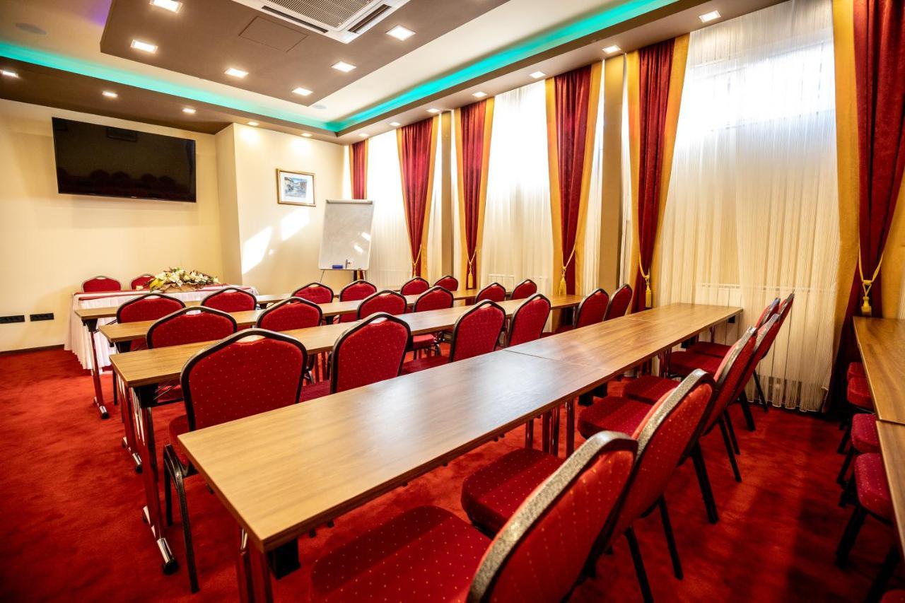 Boutique Hotel Golden Star Tuzla Esterno foto