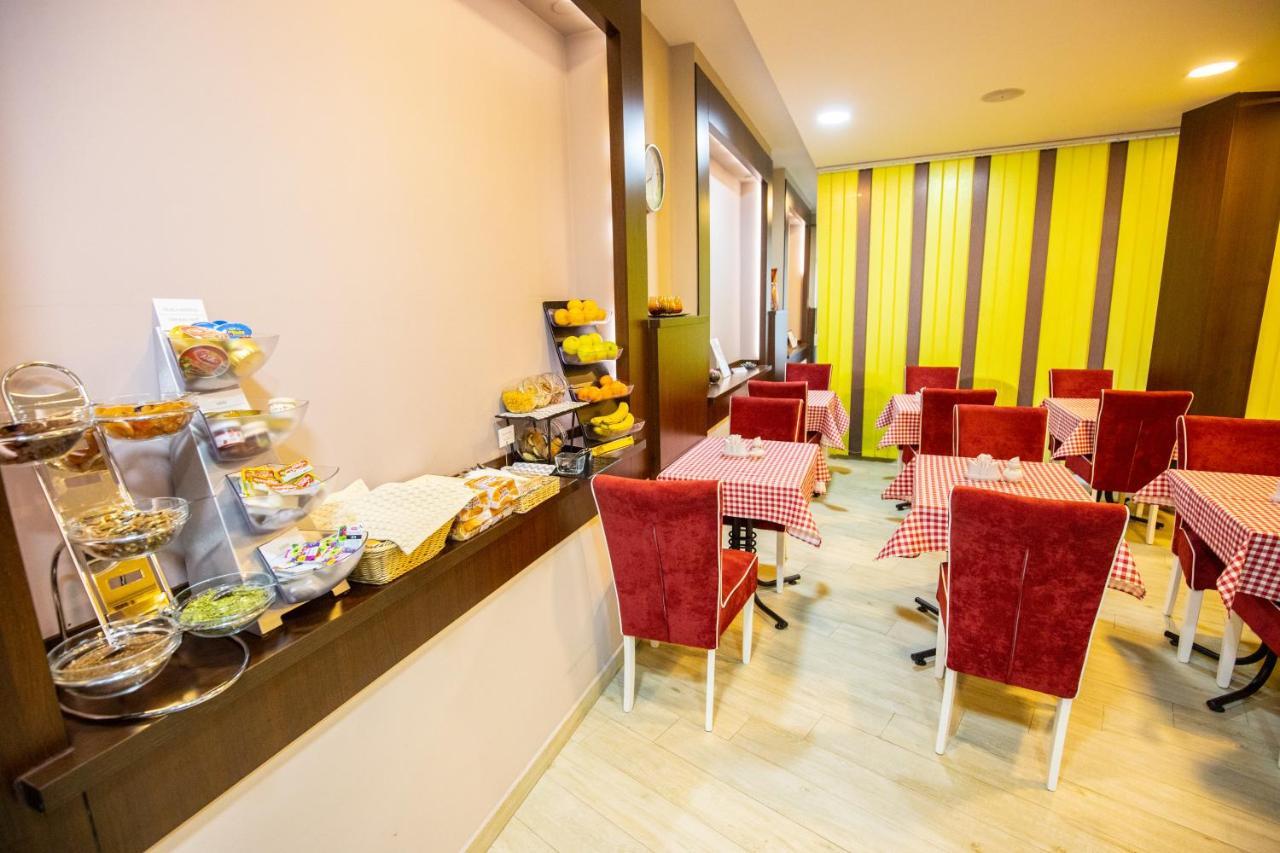 Boutique Hotel Golden Star Tuzla Esterno foto