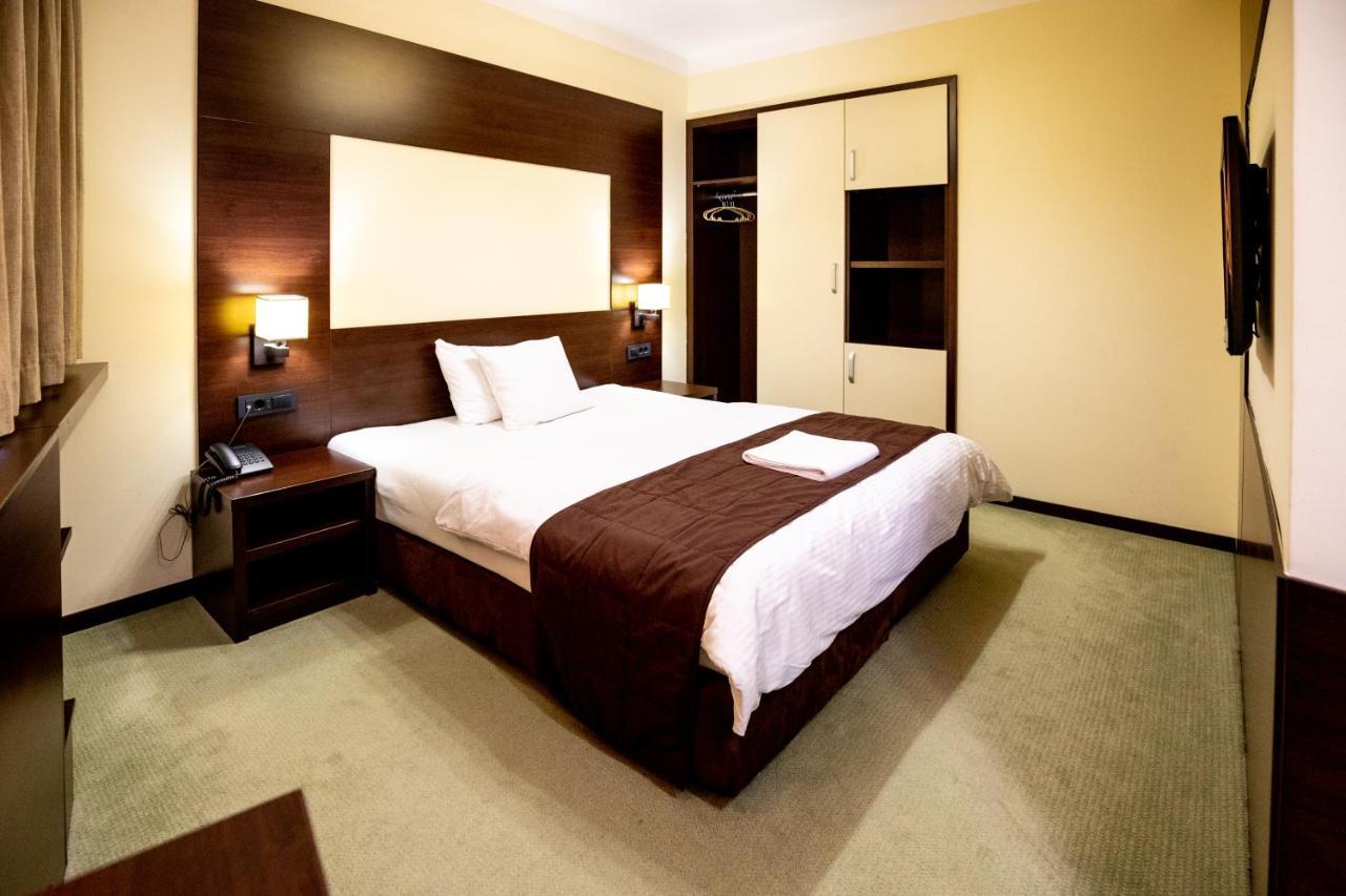 Boutique Hotel Golden Star Tuzla Esterno foto