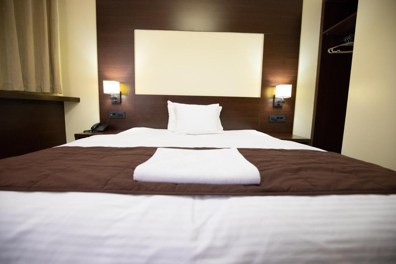 Boutique Hotel Golden Star Tuzla Esterno foto